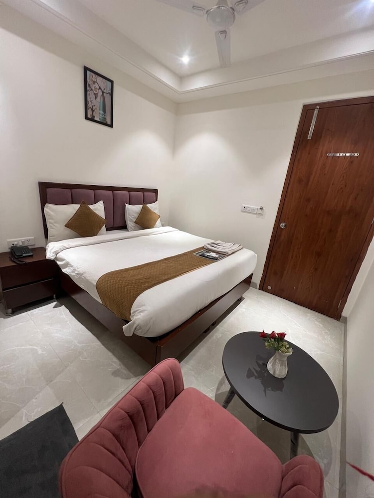 SS Hotel