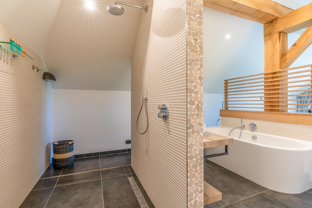 Luxurious and Sustainable 6-person Holiday Villa
