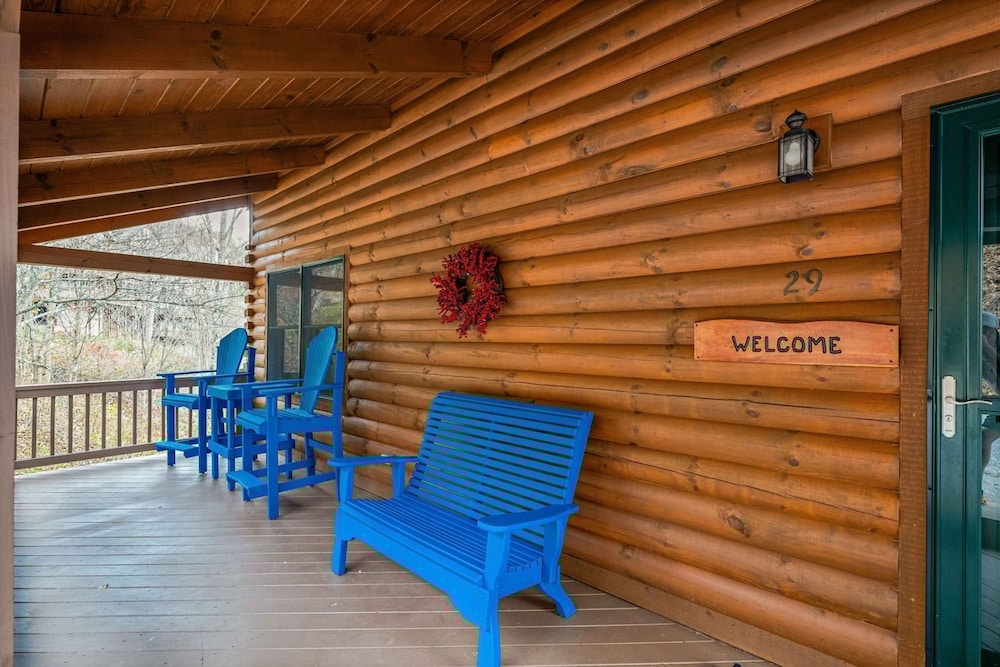 Blue Ridge Mountain Cabin With Stunning Views