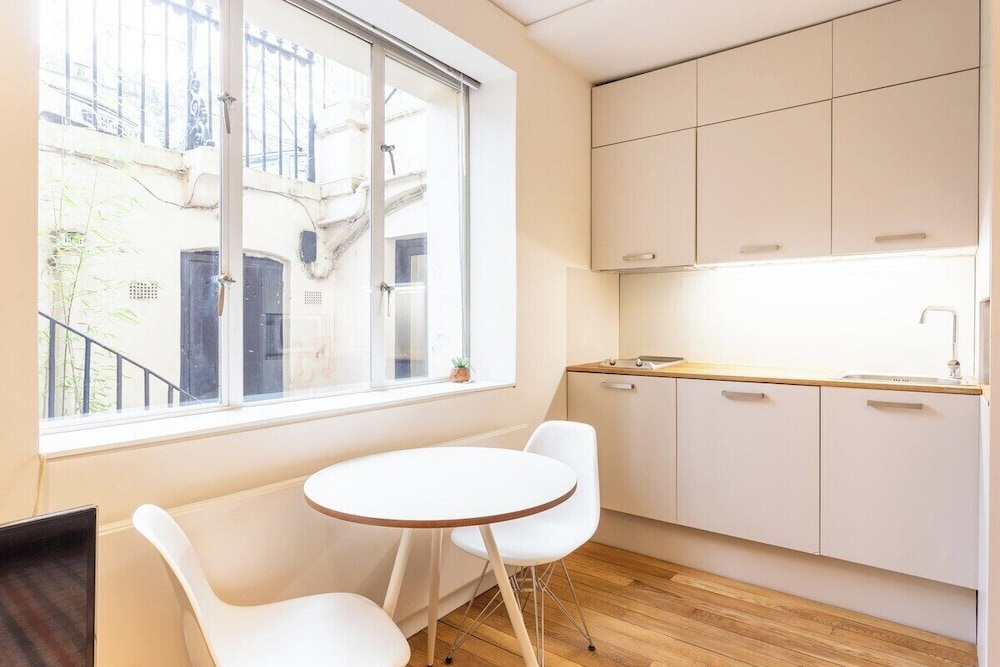 Modern Central Private Flat view 2