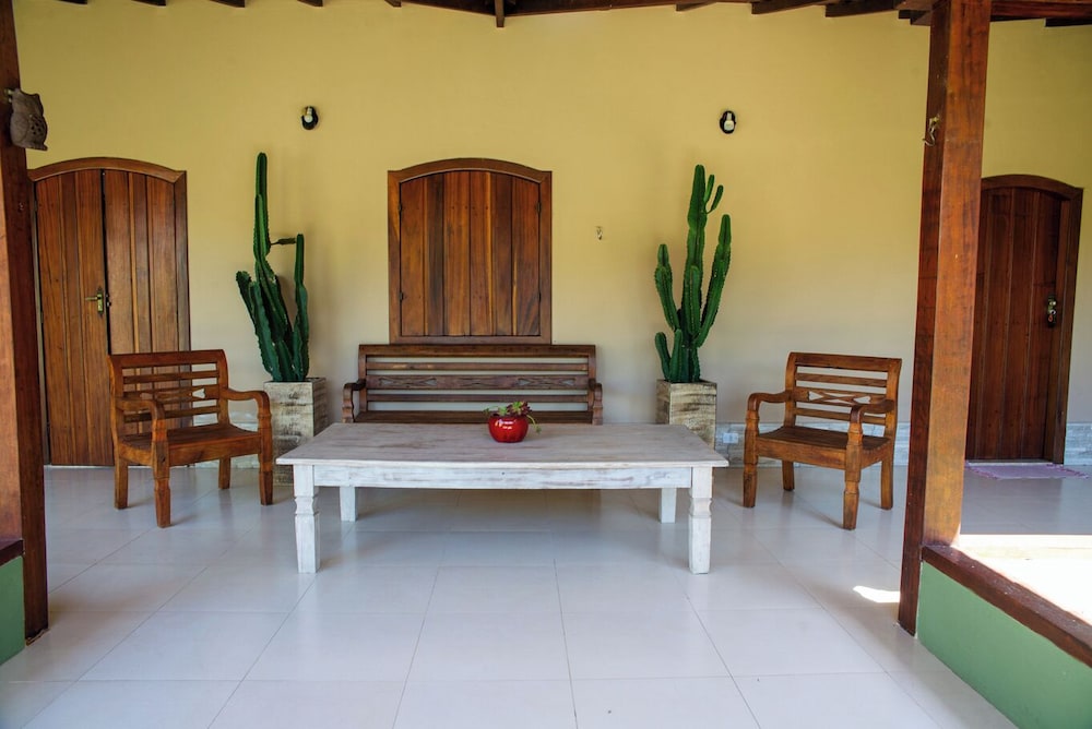 Casa com Piscina e Churrasqueira no Pantanal