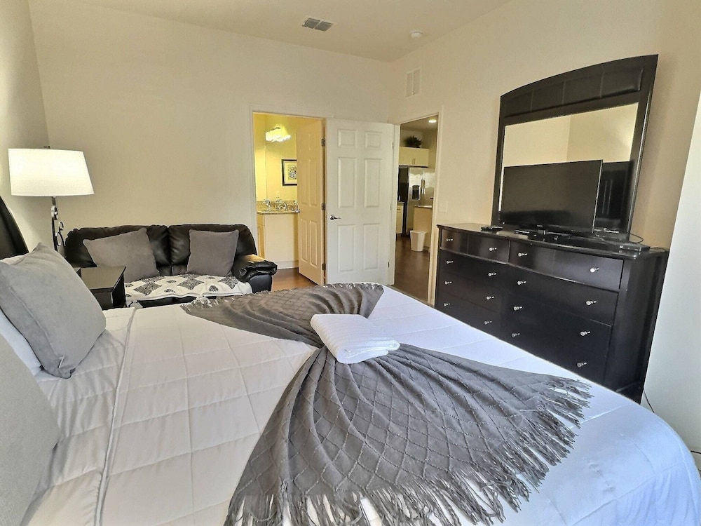 Lucaya 3BR Townhome 15min to Disney Gated