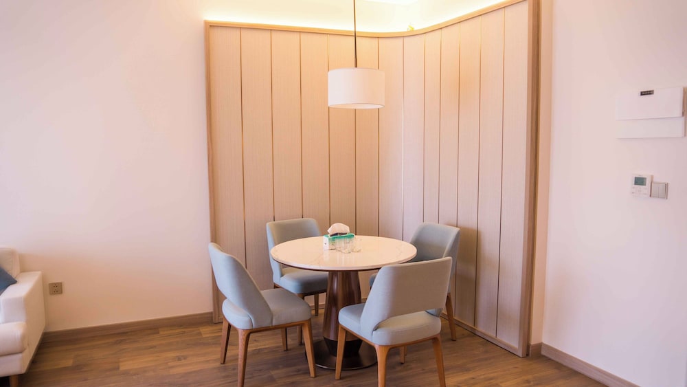 A La Carte Ha Long Residence