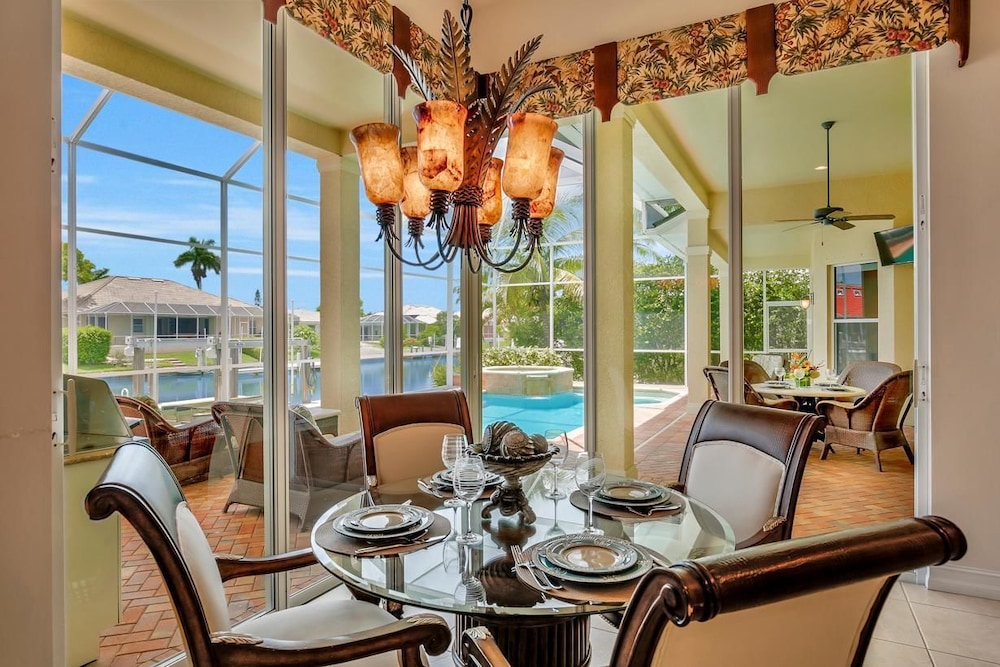 SMARCO1255 3 Bedroom Holiday Home by Marco Naples Vacation Homes