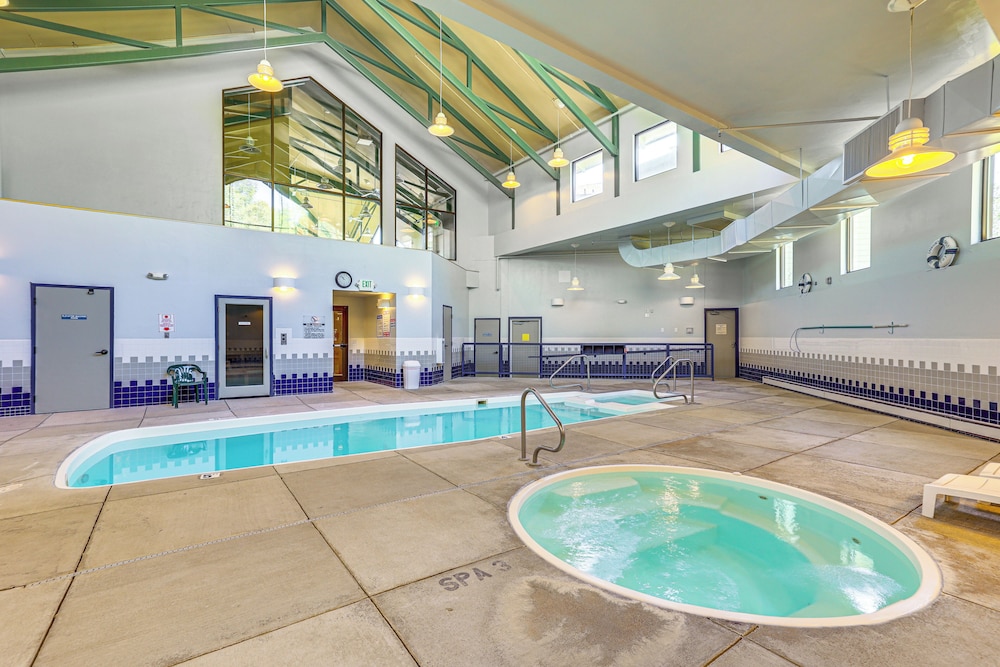 Close to Rocky Mtn Slopes! Cozy Silverthorne Condo