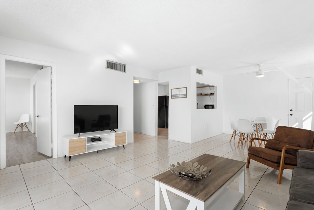 Bay Harbor Sunset Two Bedrooms Apt