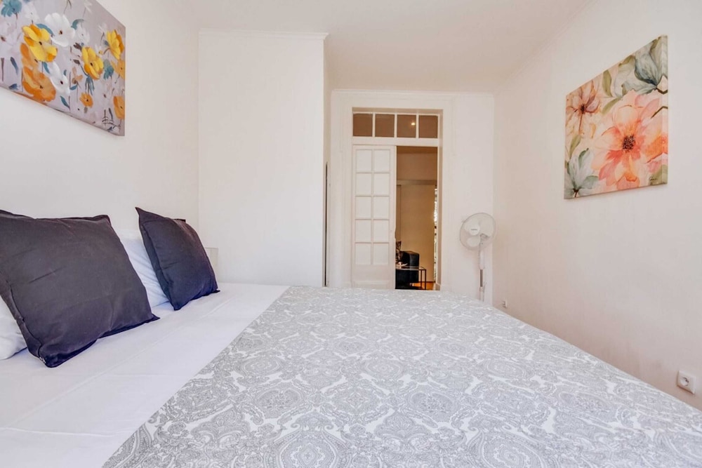 3 Bedroom Apartment in Baixa With River View view 4