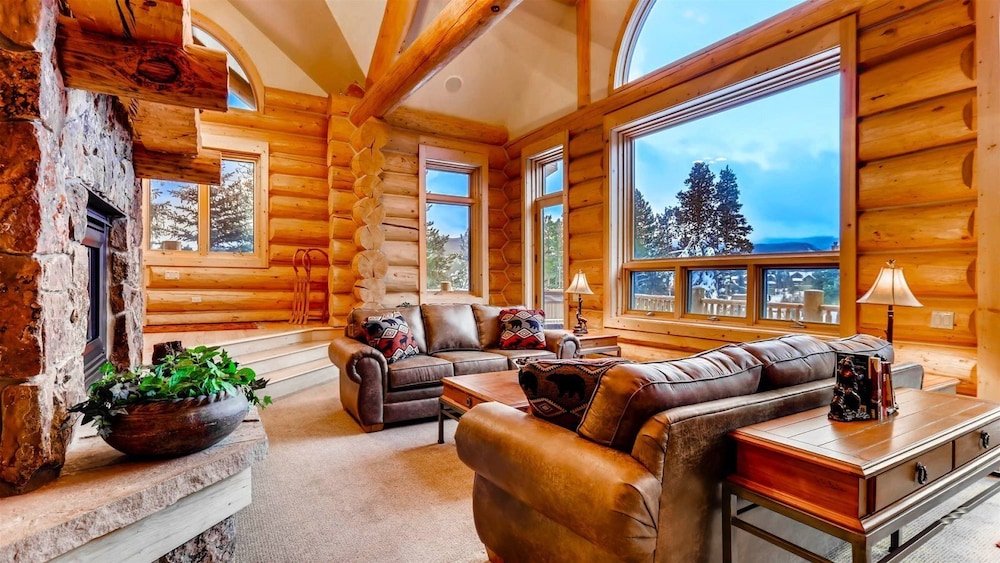 Breck_clifton_lodge