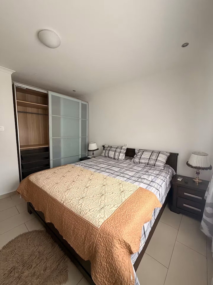 4BR Town House Cantonments. Pool. Garden