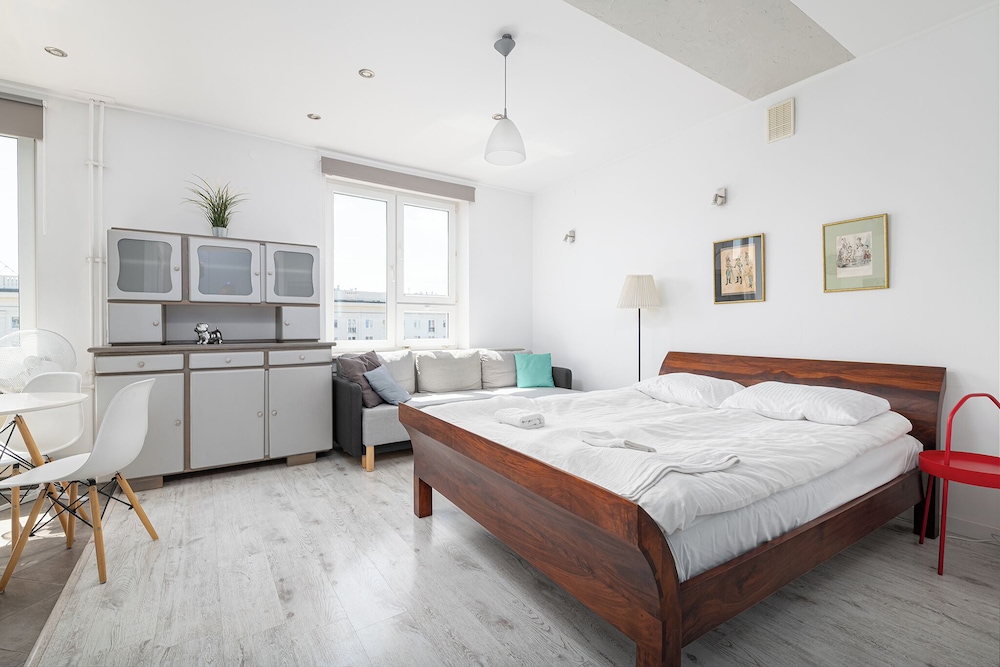 RentPlanet - Przy Hali Mirowskiej