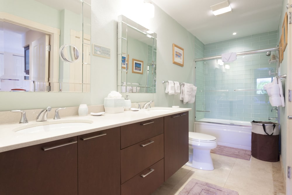 Oyster Bay Beach Resort - Photo 81