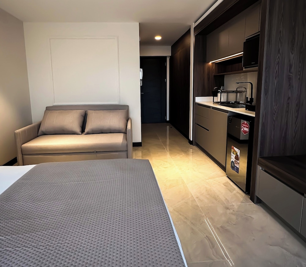 AMERICA APARTMENTS