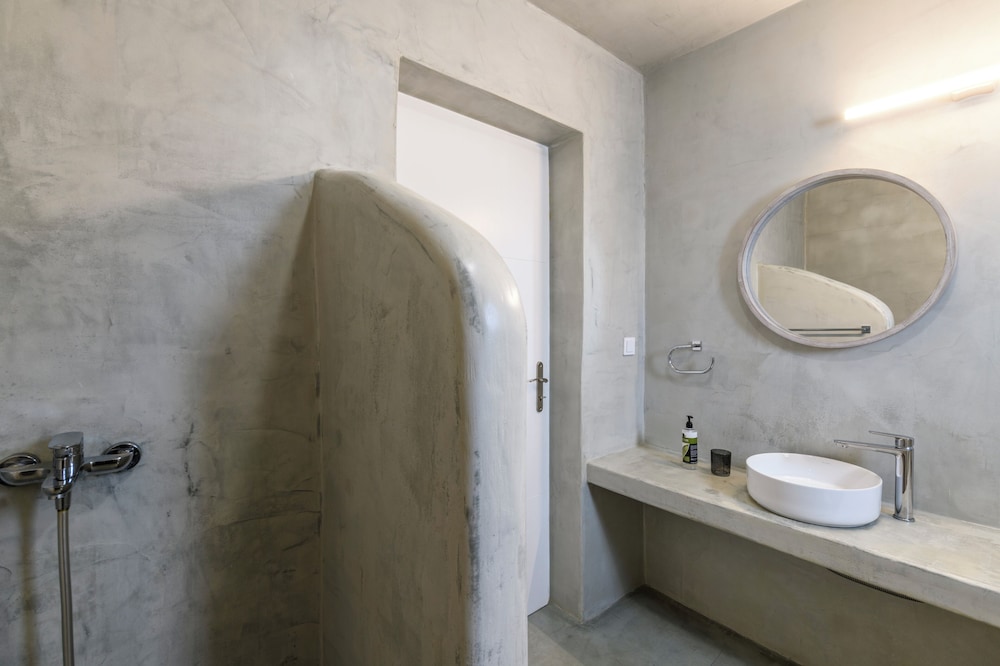 Mykonist Merchia Beach Villas & Suites