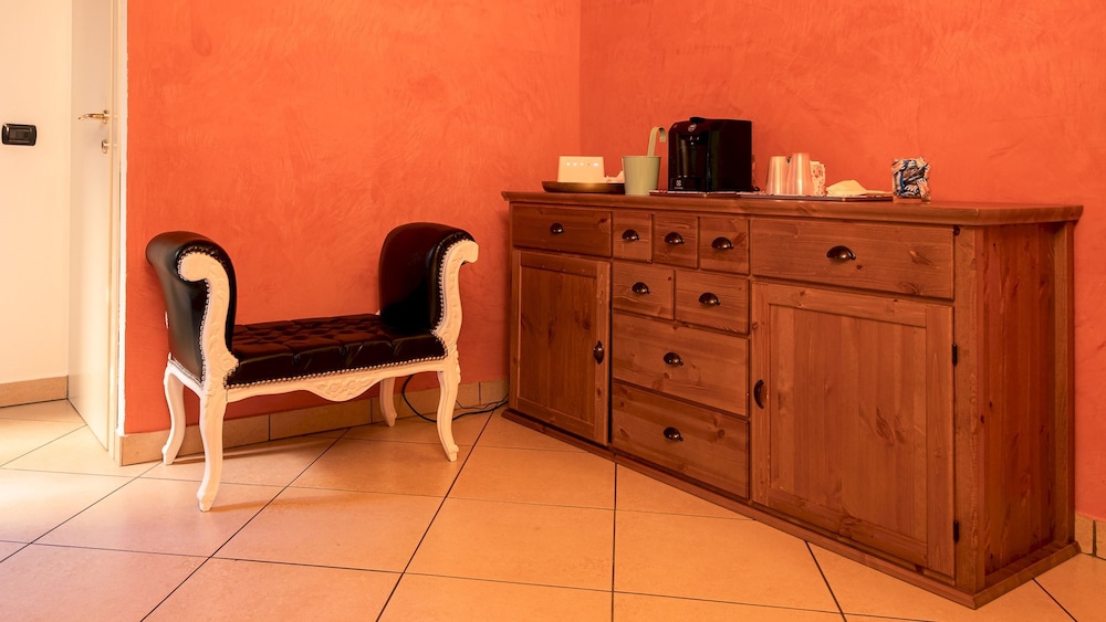 in Verona With 4 Bedrooms and 4 Bathrooms