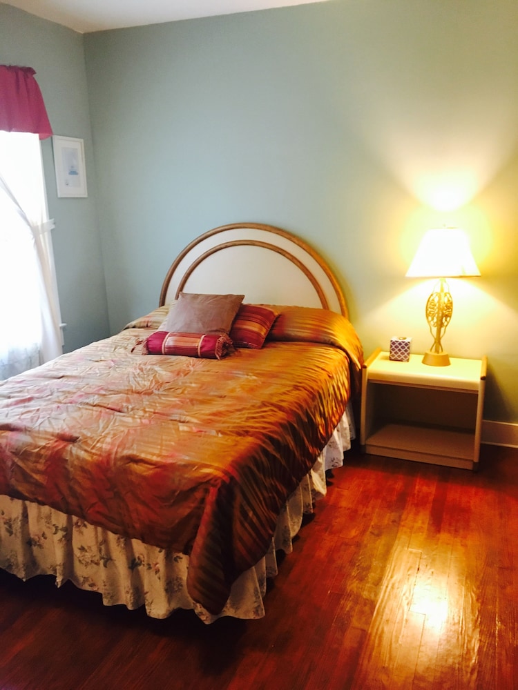 Kenoza Lake View Manor