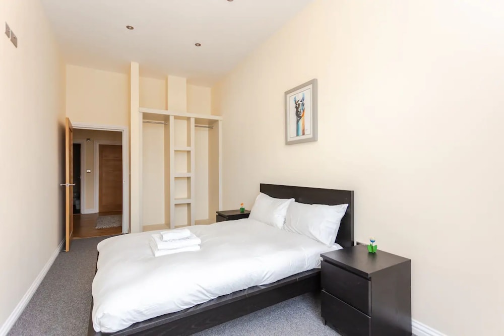 Stylish 2 Bedroom Apartment in Greenwich