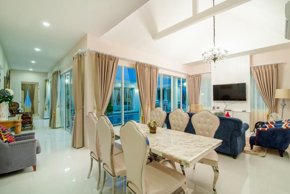 Baan Hua Hin Suk Jung