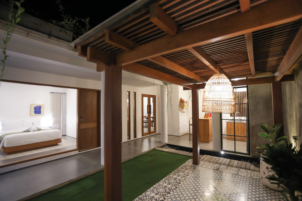 Lorn Villa
