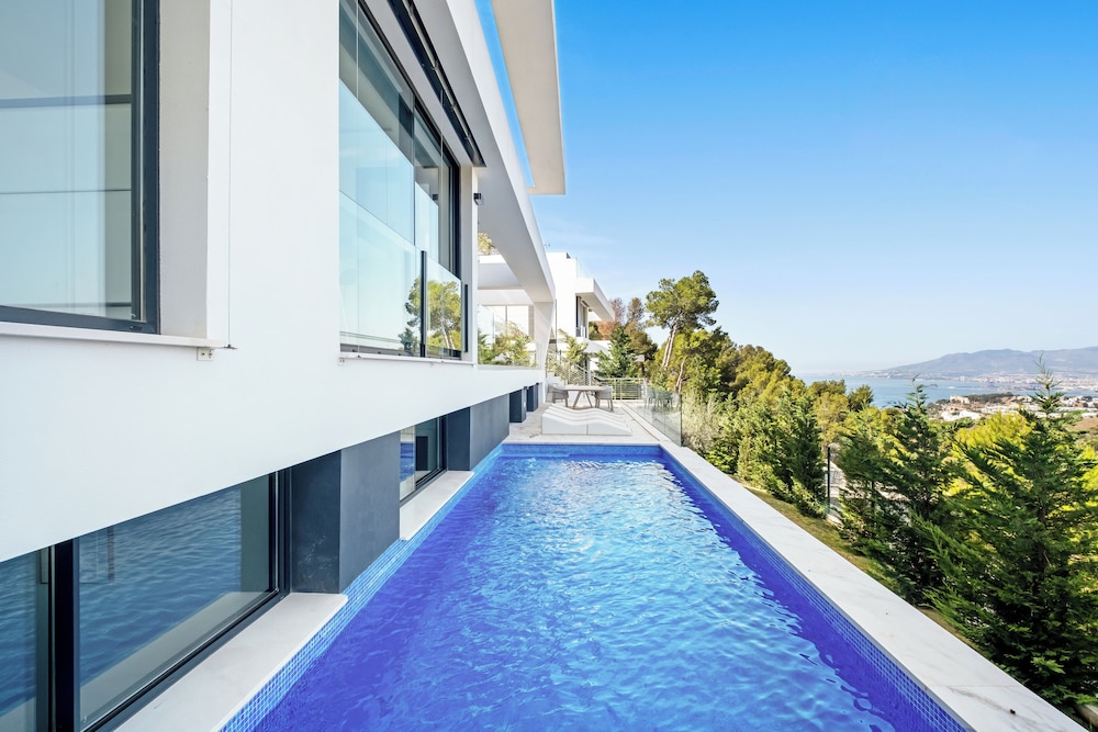 Villas Pinares de San Antón, Saltwater pool, Sea, City, Mountain Views