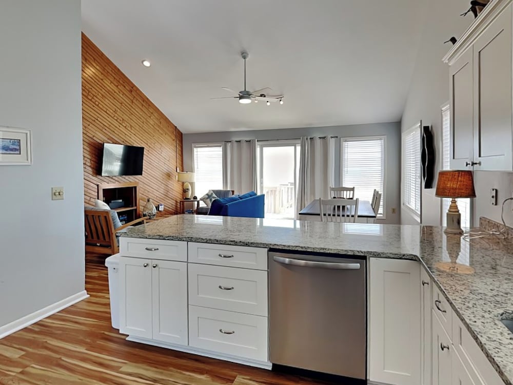 Hicks by Topsail Realty