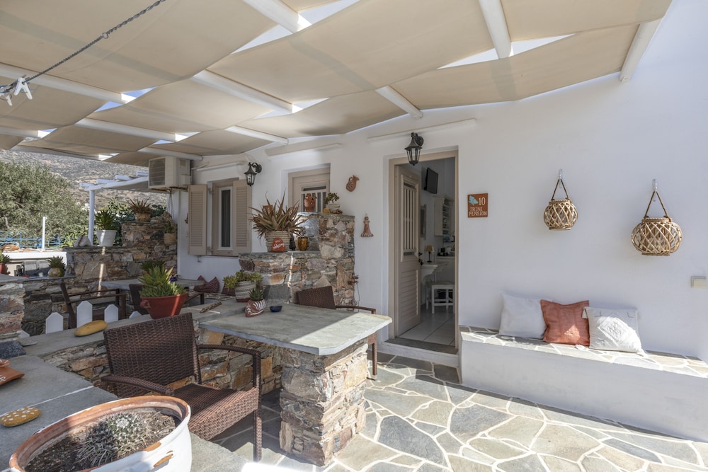 Irini Pension