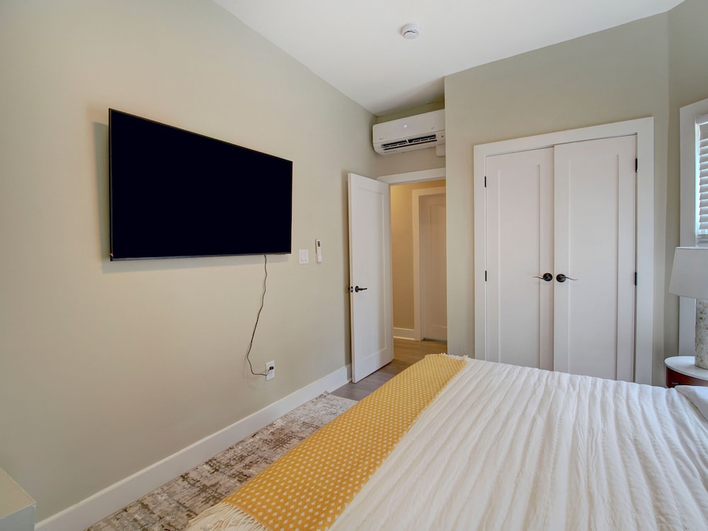 Comfy 3 BR Retreat Mins to NYC - 3 nt min Inquire