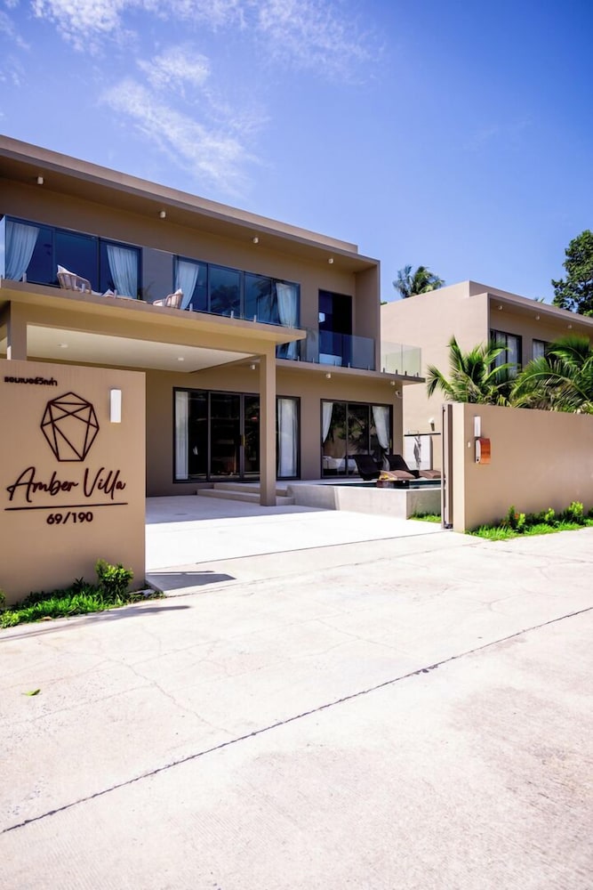 3 Bed Pool Villa Near The Beach KBR29