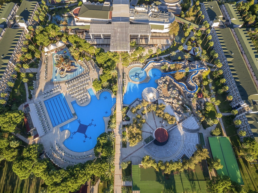 DOBEDAN WORLD PALACE