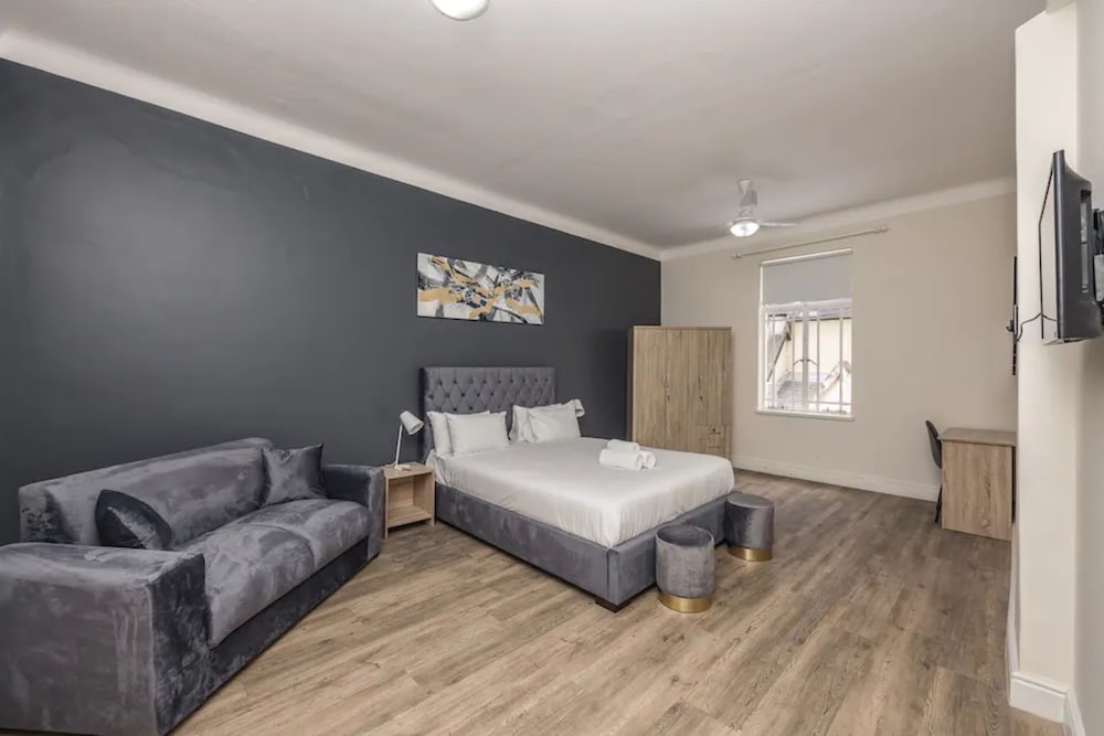 Cape Legacy - Stunning Studio Suite view 3