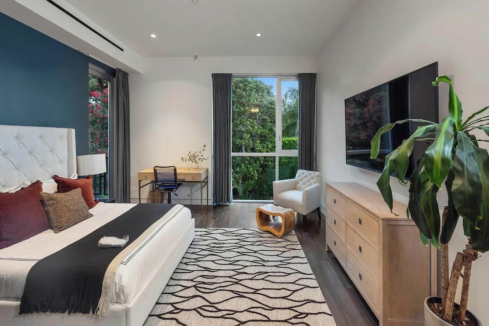 Alta Royale - Exquisite Designer Retreat Near Soho House & Rodeo Drive
