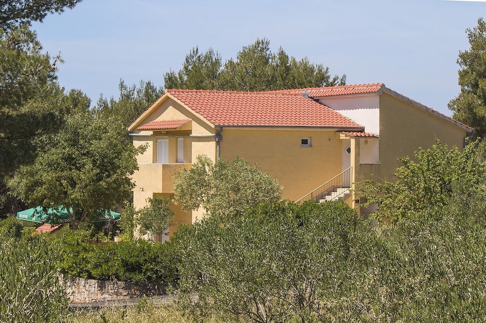 Denis - 100 m From Beach - H view 2