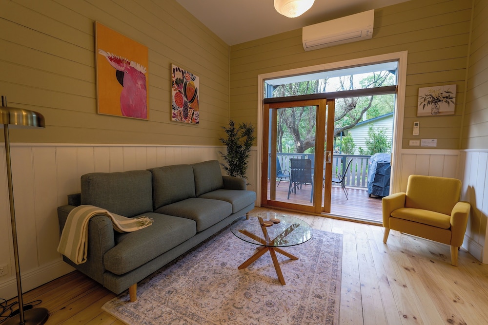 Ferntree Digs Cottage