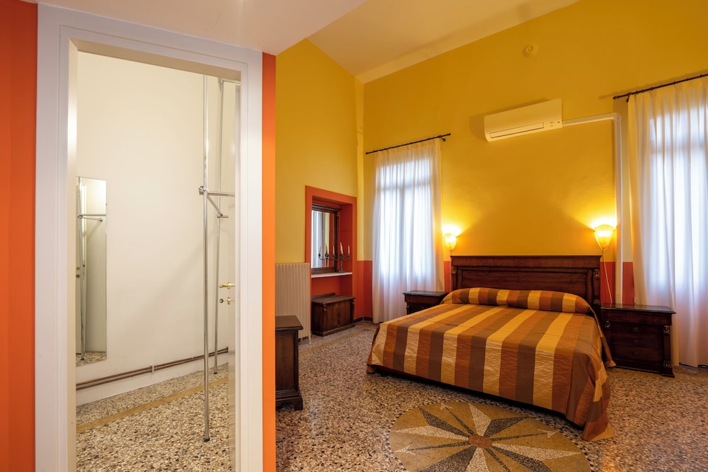 Savoia & Jolanda Apartments