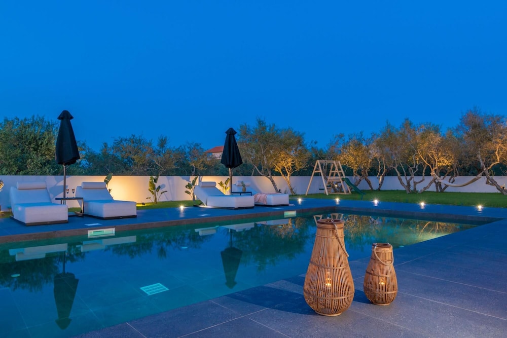 Villa Elysian in Psarou view 3