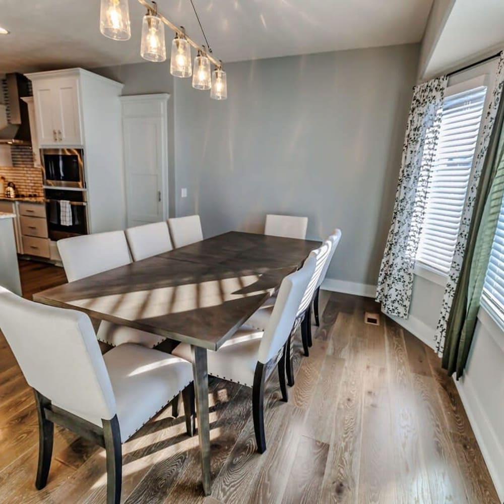 Luxury Retreat Modern 5BR Ranch in Bennington