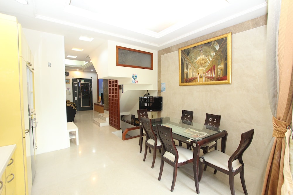 Peace Art Villa