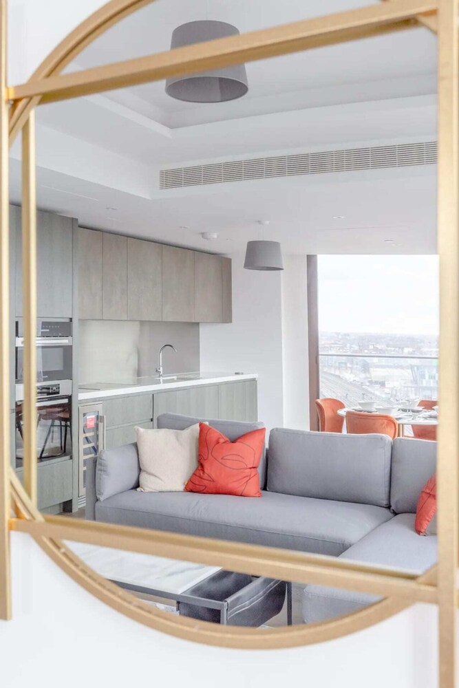 Luxurious 2BD Flat by the River Near Vauxhall