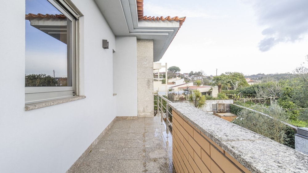 Gorgeous Villa Looking to Douro