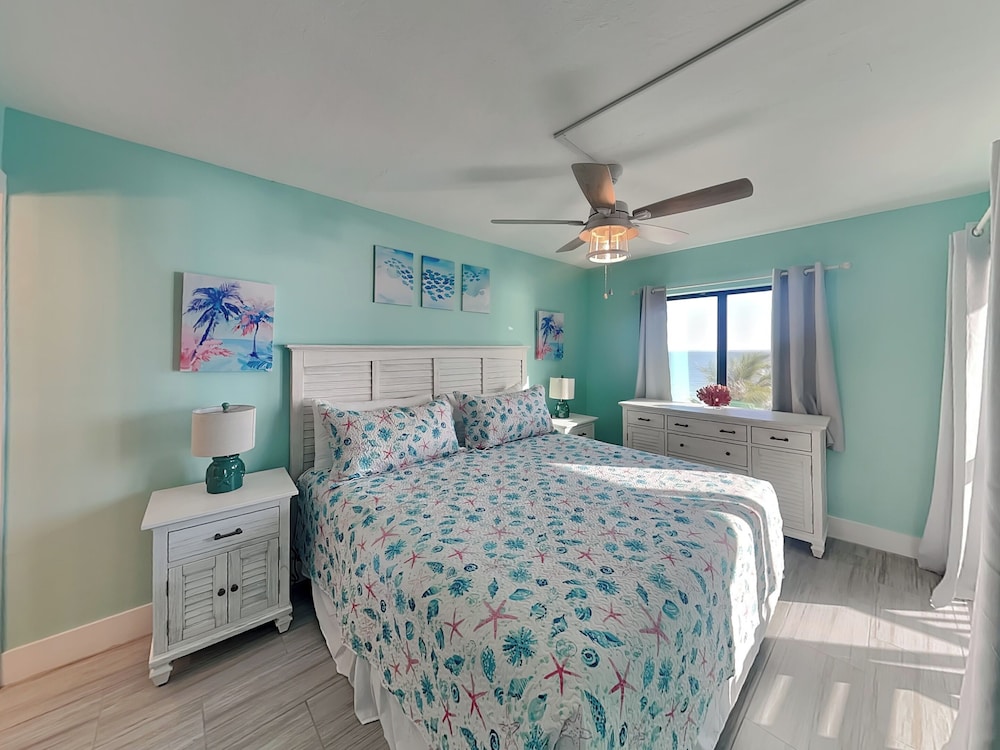 Seaside 4 by Distinctive Beach Rentals