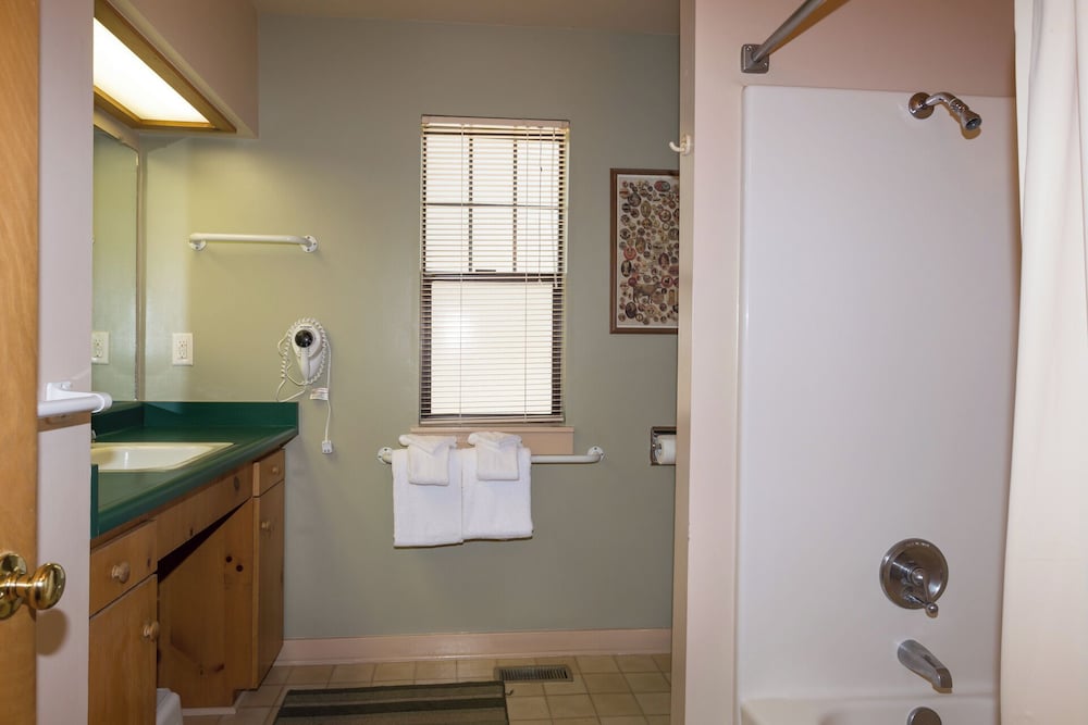 Wawona Retreat
