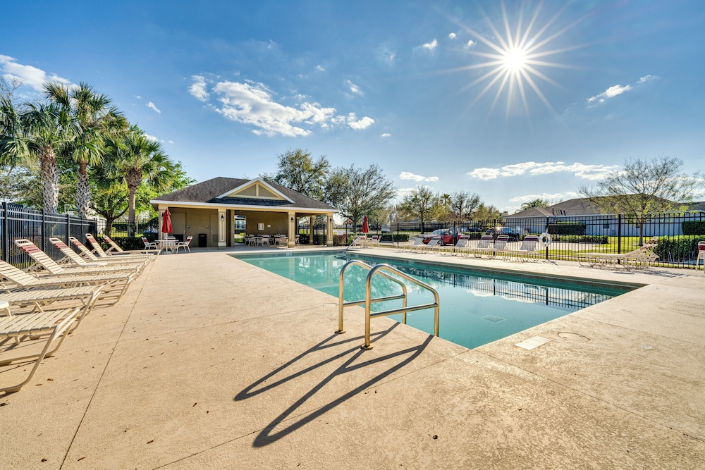 5 Mi to Dtwn Clermont: Family Home w/ Water Views!