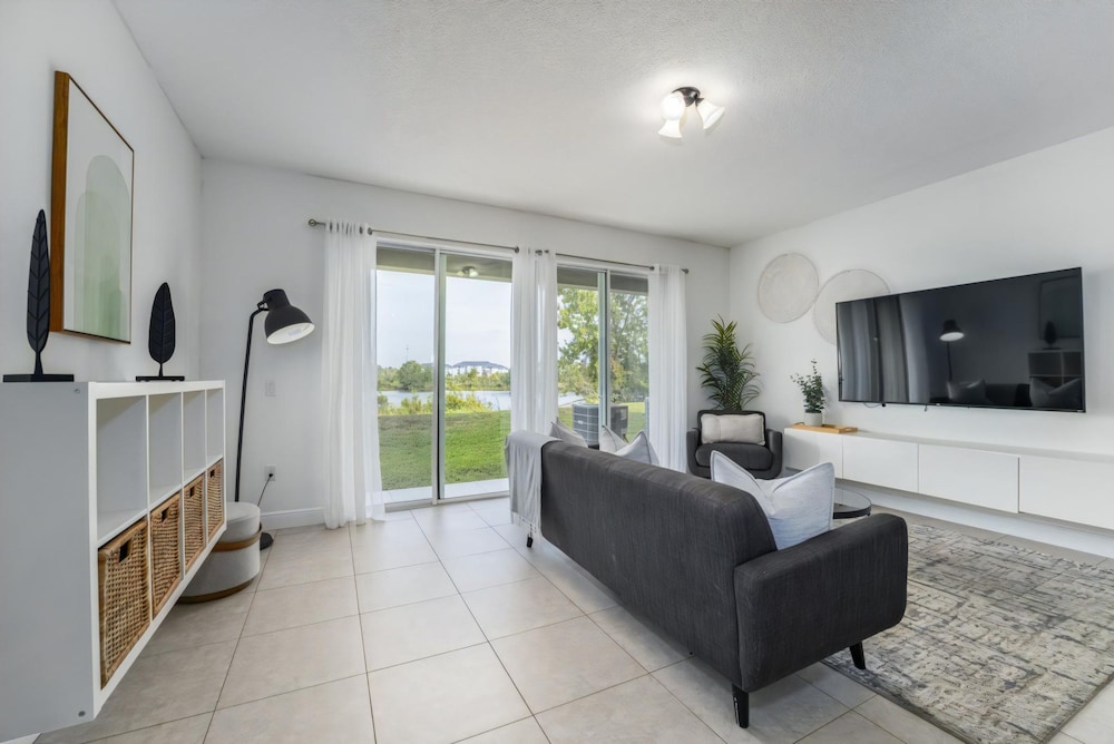 Resort 3BR Paradise Minutes From Disney
