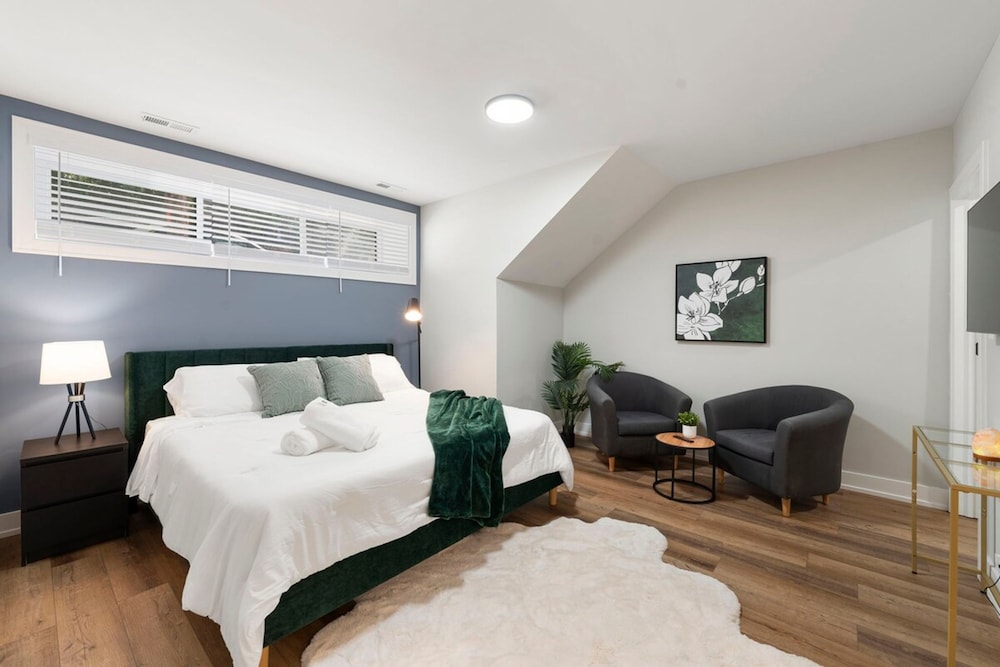 2 Bed 3 Bath Chicago Condo