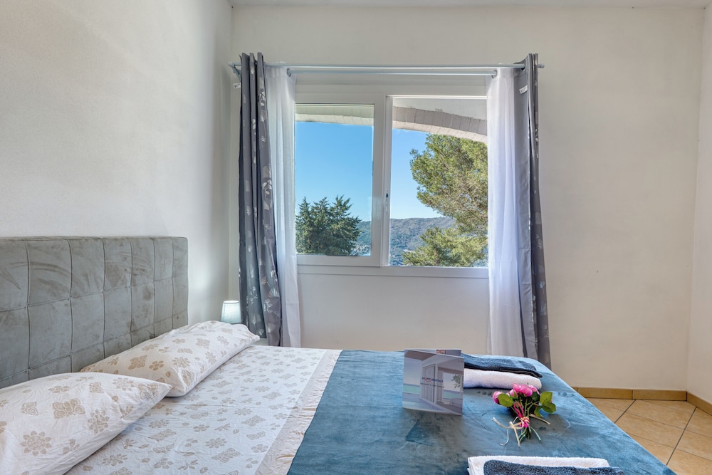 Miramare 2 LUX - Total Sea View