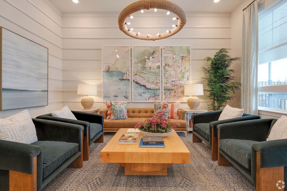 Luxurious Apartments - Pool Gym Bikes