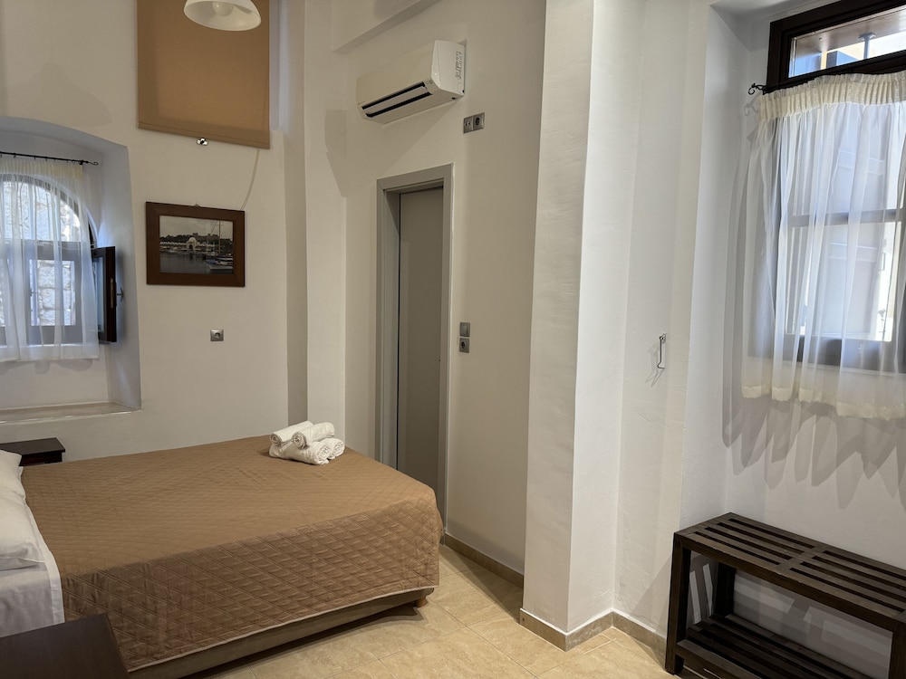 Eleni Rooms