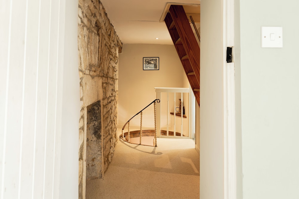 Stroud Vacations - Charming Country Cottage Near Nailsworth - Property Image 25