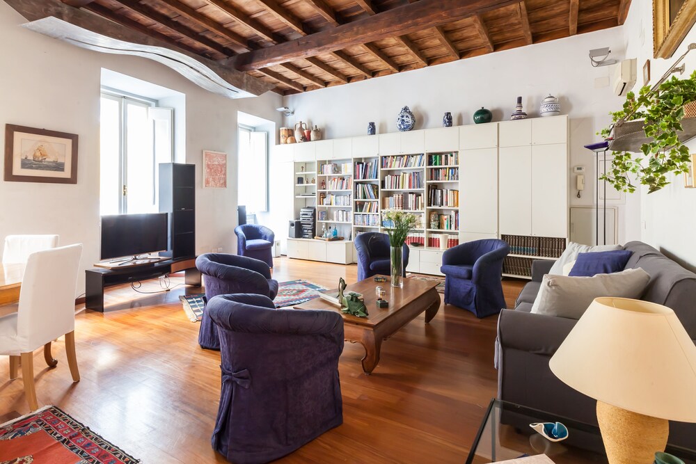 Luxury Trevi Apartment