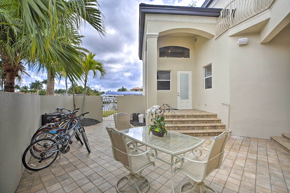 Luxe Cape Coral Escape w/ Boat Dock + Cabana!, photo 26