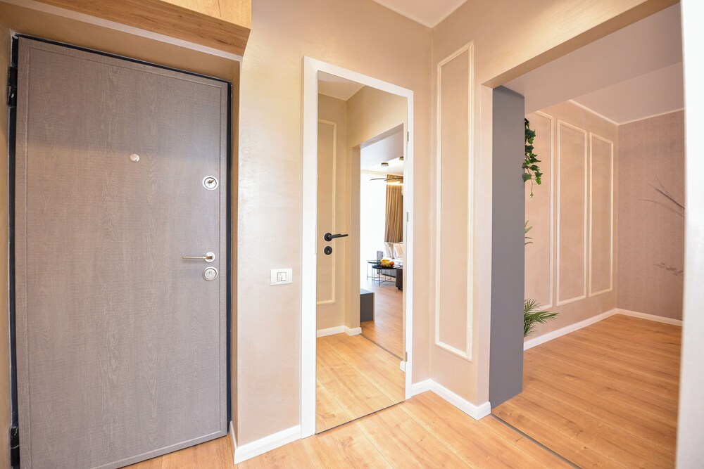 Wabi Sabi - One Bedroom - Romana Square